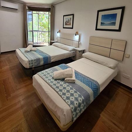 Hostal Santa Barbara Madrid Bagian luar foto