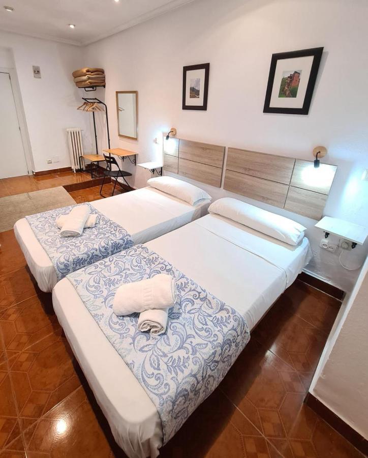 Hostal Santa Barbara Madrid Bagian luar foto