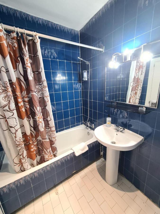 Hostal Santa Barbara Madrid Bagian luar foto