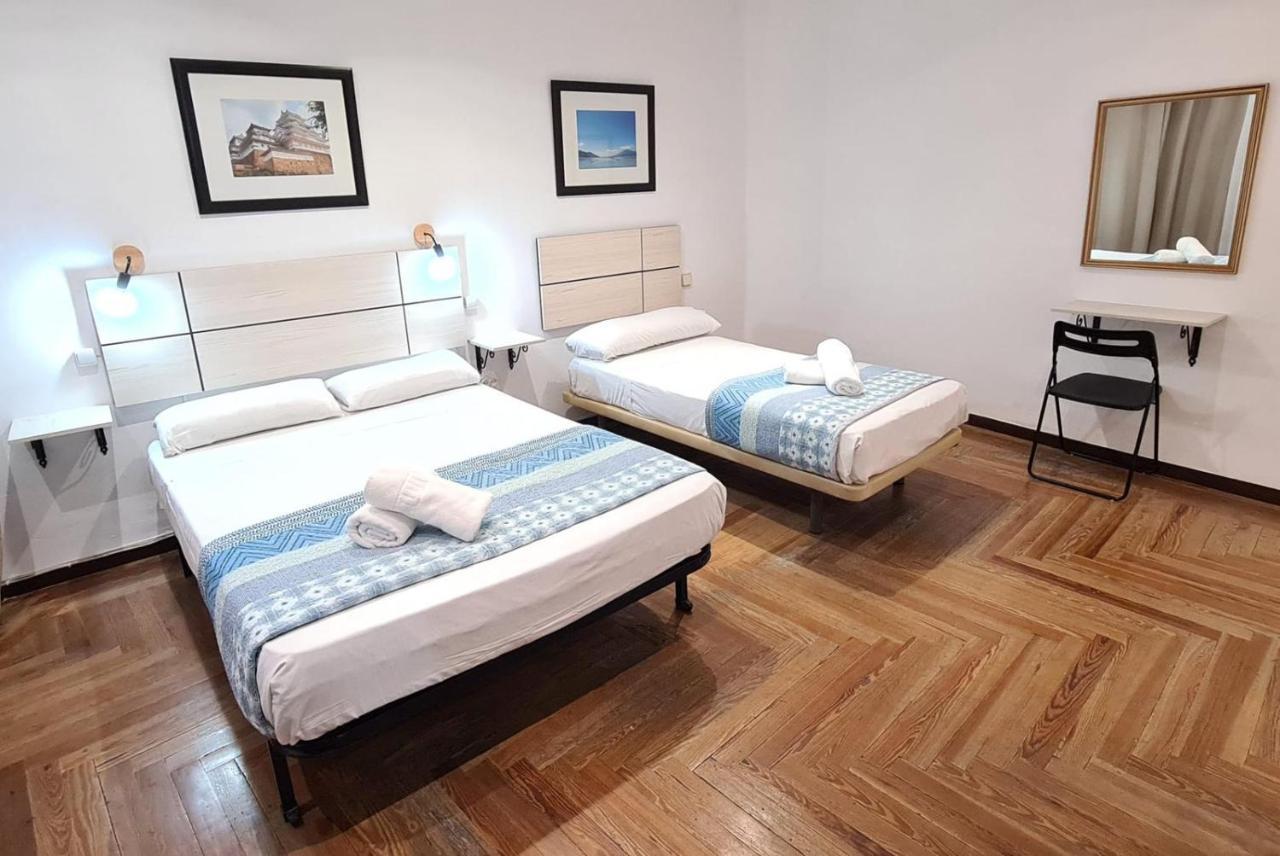 Hostal Santa Barbara Madrid Bagian luar foto