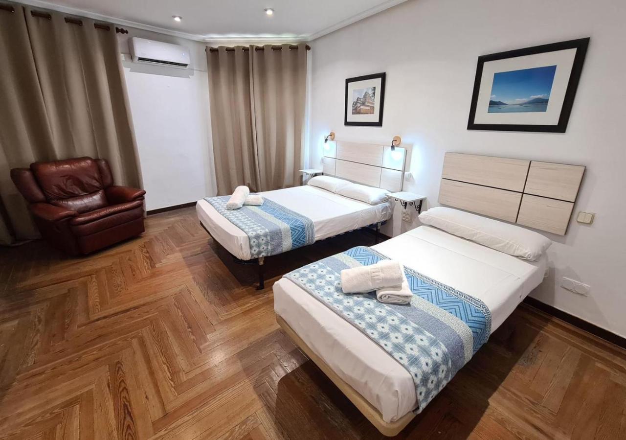 Hostal Santa Barbara Madrid Bagian luar foto