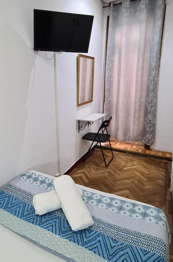 Hostal Santa Barbara Madrid Bagian luar foto