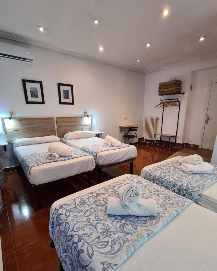 Hostal Santa Barbara Madrid Bagian luar foto